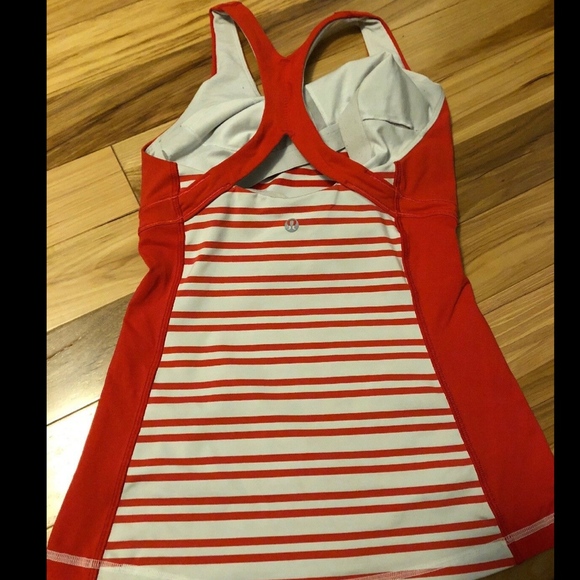 Great Lululemon tank- size 4! - Picture 3 of 4